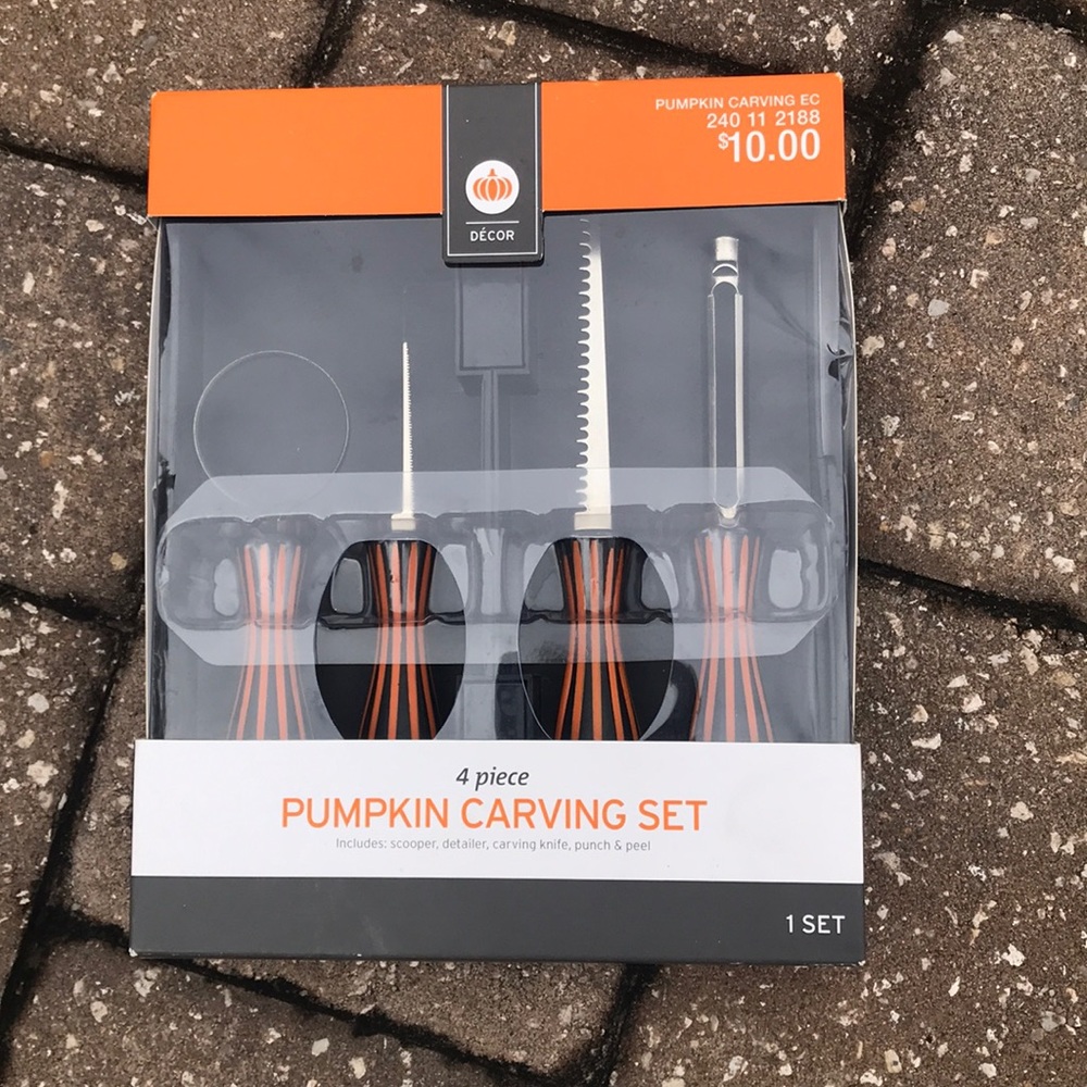 nwt 4 piece pumpkin carving set